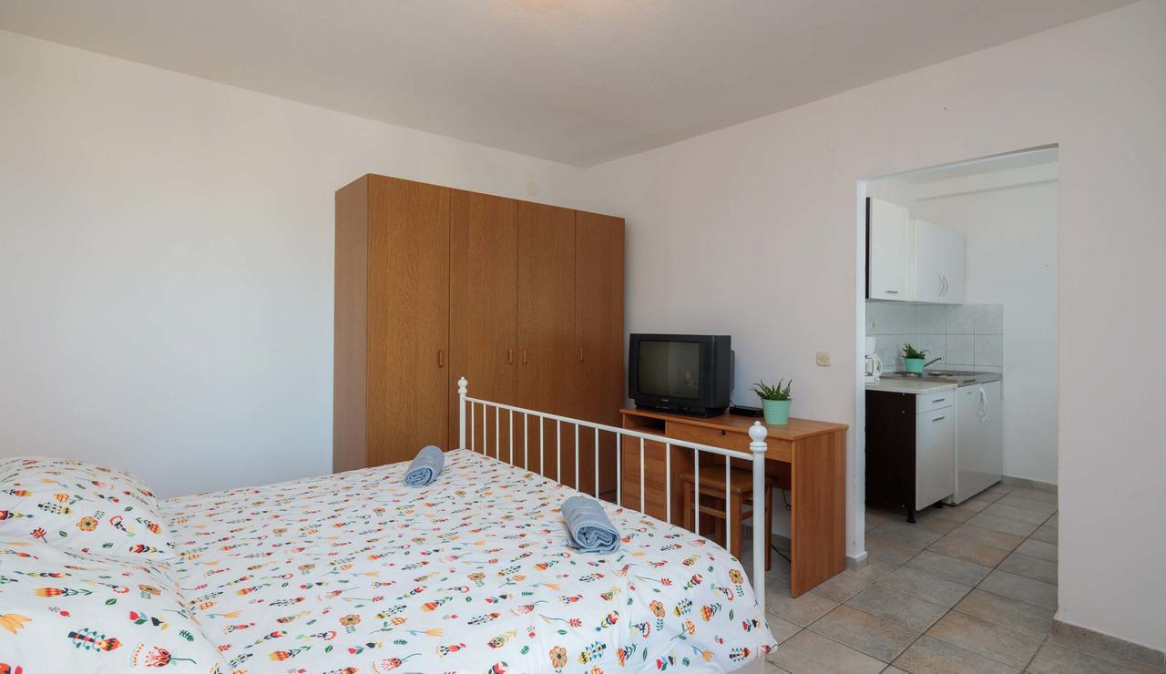 Apartments Loncar Сегет-Враница Экстерьер фото