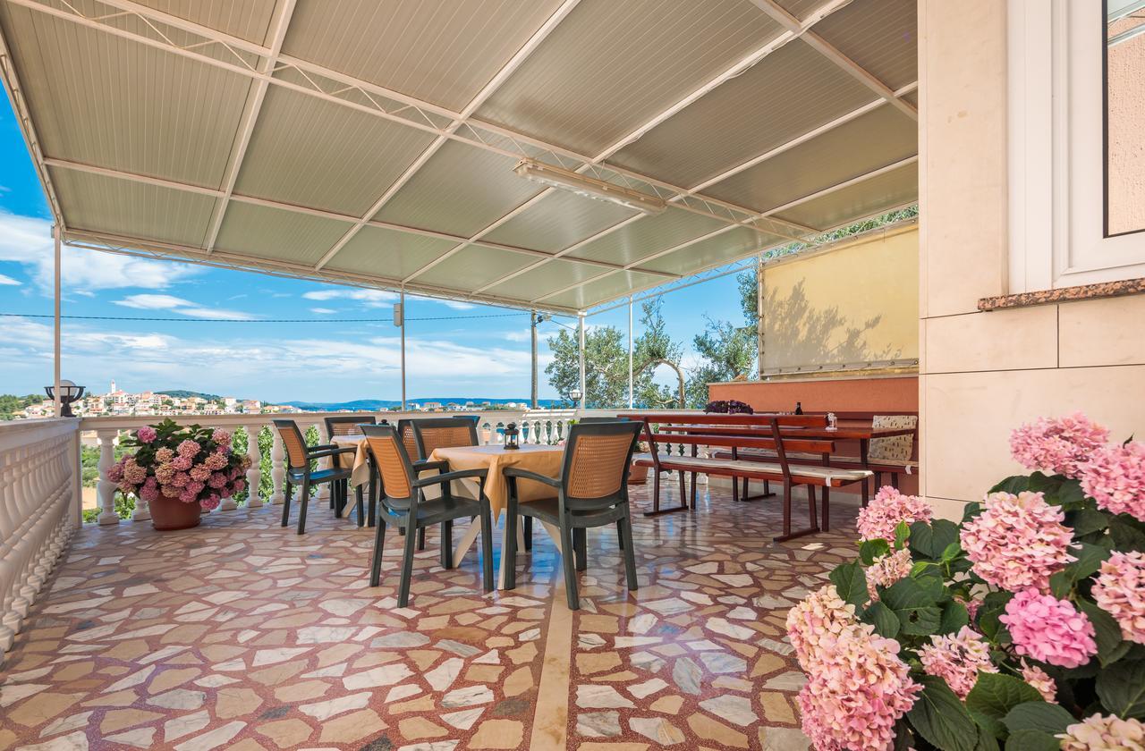 Apartments Loncar Сегет-Враница Экстерьер фото